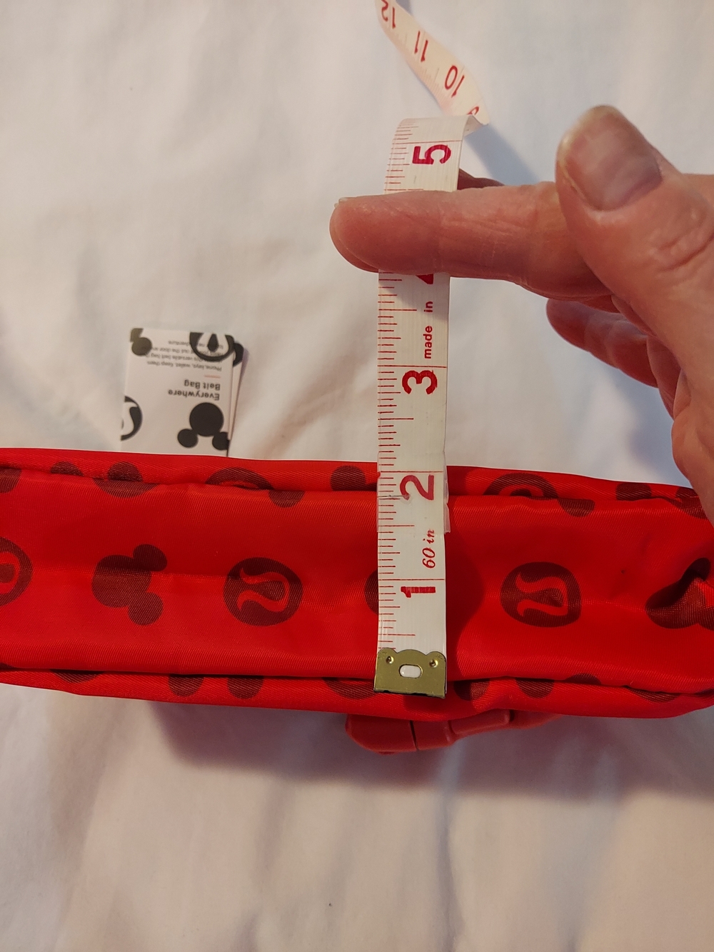 Disney x Lululemon Everywhere Belt Bag 1L - Mickey & Logo Print - Picture 9 of 11